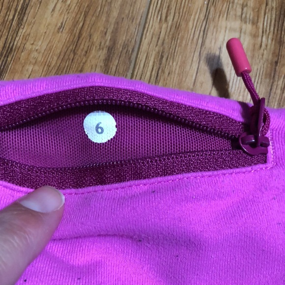 Lululemon size 6 shorts - Picture 3 of 3
